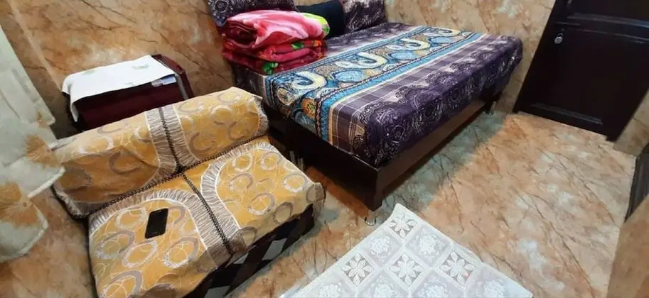 Posh Foreigners Place,couples Allowed Lajpat Nagar