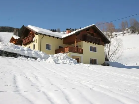Posh Villa in Rennweg am Katschberg With Wellness and Bar