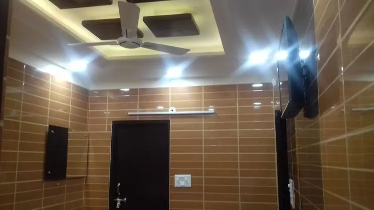 Posh Sdelhi Foreigners Area, Vsafe, Lajpat Ngr-2