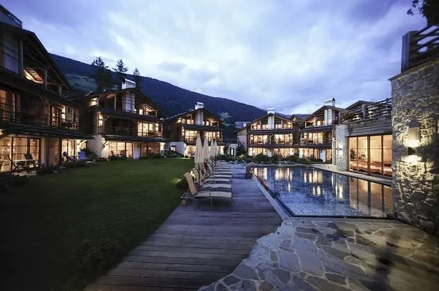 Post Alpina - Family Mountain Chalets