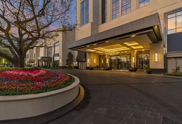 THE POST OAK AT UPTOWN HOUSTON