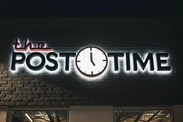 Post Time Inn - Dış Mekan