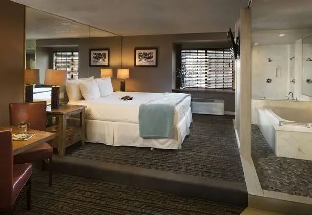 POSTMARC Hotel and Spa Suites
