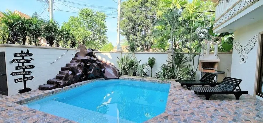 POTTER LAND Luxury Pool Villa Pattaya - Dış Mekan