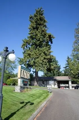 Poulsbo Inn & Suites