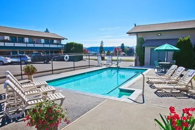 Poulsbo Inn & Suites