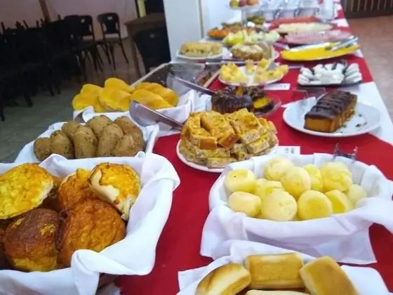 Pousada Casablanca Águas de São Pedro - Yerinde Yemek