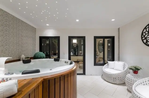 Pousada Villa D'Biagy Premium - Havuz