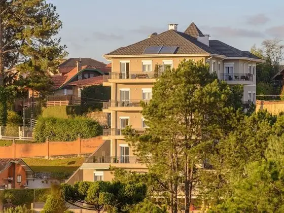 Pousada La Bas Suites de Montagne