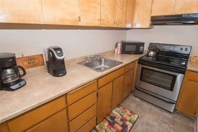 Powder Village Condominium B8 - Mutfak