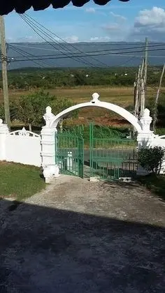 Powell's Guesthouse - Dış Mekan