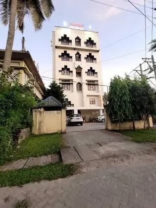 Hotel Pradyut - Dış Mekan