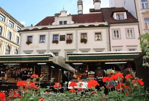 Prague Golden Age - Dış Mekan