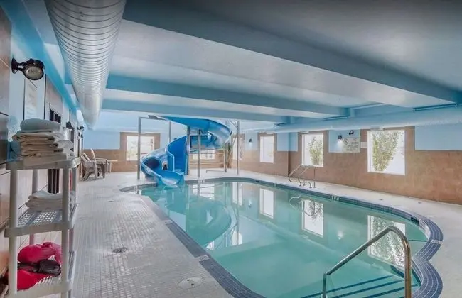 Prairie Moon Inn Sylvan Lake - Havuz