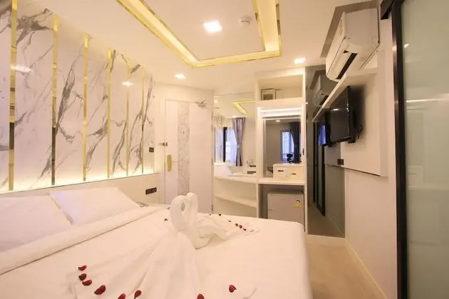 Pratunam Atrium Hotel