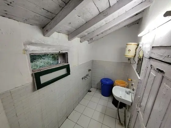 Pre Independence 2 BHK Bungalow,dalhousie,himachal - İç Mekan