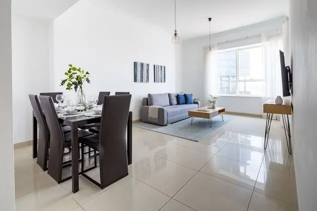 Premier 1BR Apartment in JLT - Sleeps 3!