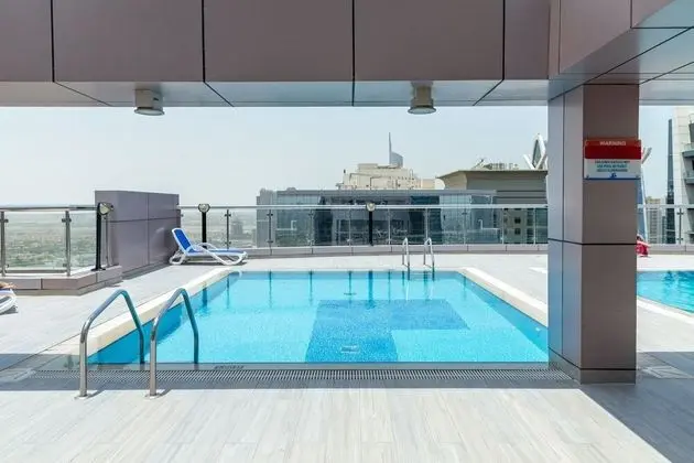 Premier 1BR Apartment in JLT - Sleeps 3!