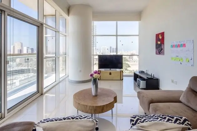 Premier 2BR Apartment in JVC Community - Sleeps 5! - Öne Çıkan Resim