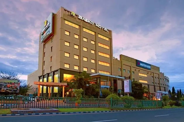 Premier Basko Hotel Padang - Dış Mekan