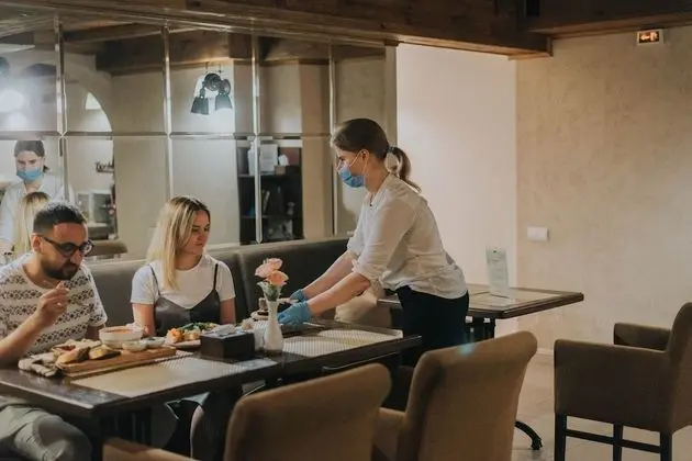 Premier Geneva Hotel - Yerinde Yemek