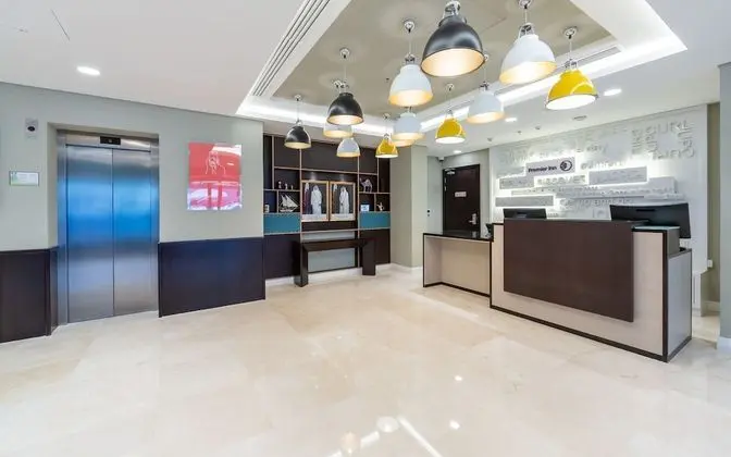 Premier Inn Doha Airport - Lobi