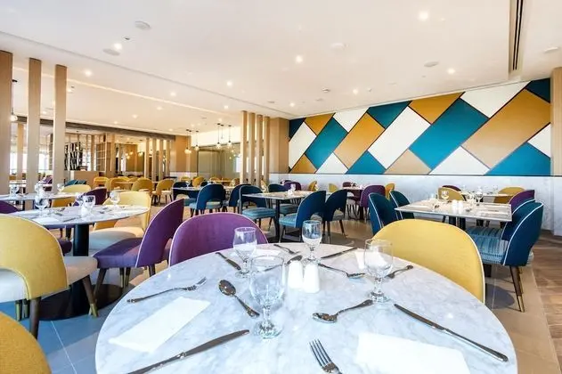 Premier Inn Dubai Dragon Mart - Yerinde Yemek