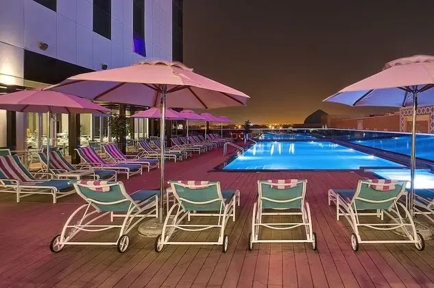 Premier Inn Dubai Ibn Battuta Mall - Havuz
