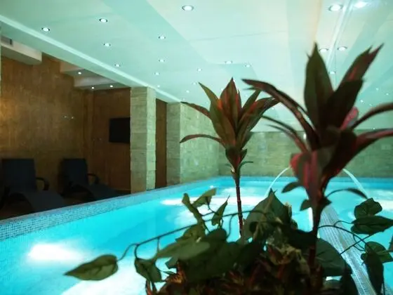 Premier Prezident Garni Hotel and Spa - Havuz