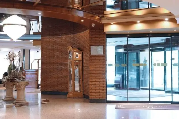 Premier Hotel Rus - Lobi