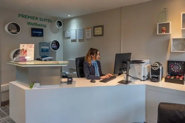 PREMIER SUITES Birmingham - Lobi