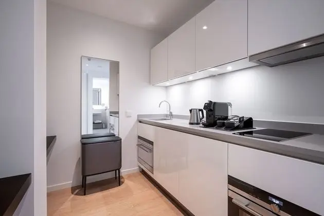 PREMIER SUITES PLUS Amsterdam - Mutfak