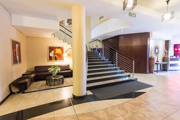 Premier Hotel OR Tambo - Lobi