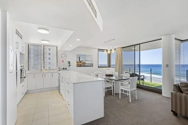 Premiere Apartments -HR Surfers Paradise - Mutfak