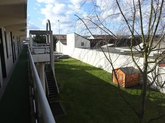 Première Classe Conflans-Sainte-Honorine - Dış Mekanlar