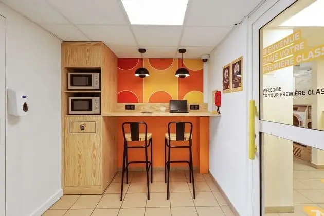 Première Classe Lille Sud - Henin Beaumont - Lobi