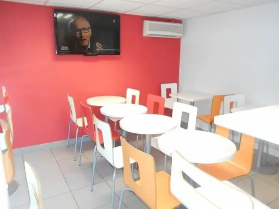 Première Classe Lyon Ouest - Tassin - Yerinde Yemek