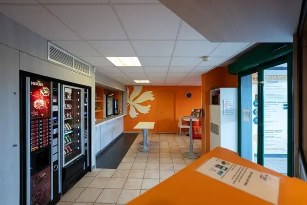 Première Classe Perpignan - Aéroport - Lobi