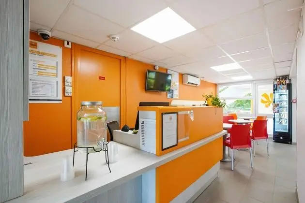 Premiere Classe Villejust - ZA Courtaboeuf - Lobi