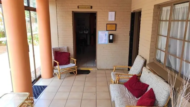 Premiere Guest House - Lobi