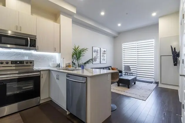 Premium 1 Bed w Rental Car Netflix Amazon - Oda