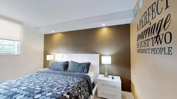 Premium 2 Bedroom +den Apartment Or-202 - Oda