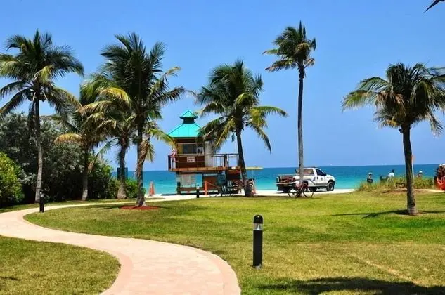 Premium 2 Bedroom + Den Apartment Or201