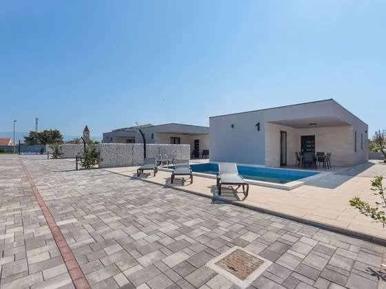 Premium Holiday Home in Vir With Sauna - Havuz
