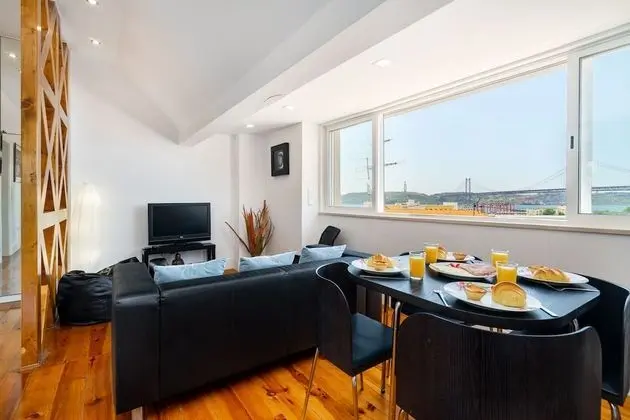 Premium River View Apartment - 1