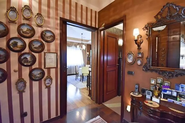 President Suite Apartment - Lobi