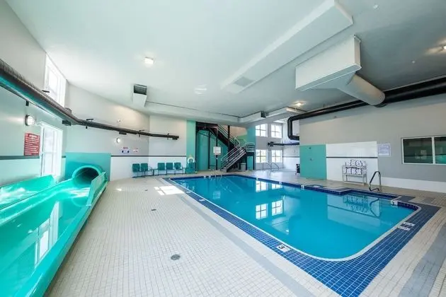 Prestige Kamloops Hotel, WorldHotels Crafted - Havuz
