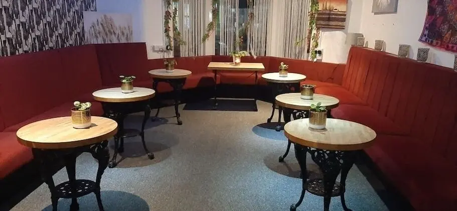 Prestige Plaza Hotel - Lobi