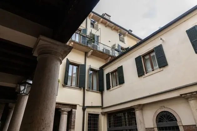 Prestigious Residence Brà with a turret overlooking Verona - Dış Mekan