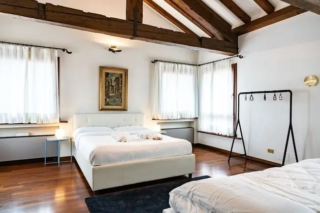 Prestigious Residence Brà with a turret overlooking Verona - Oda